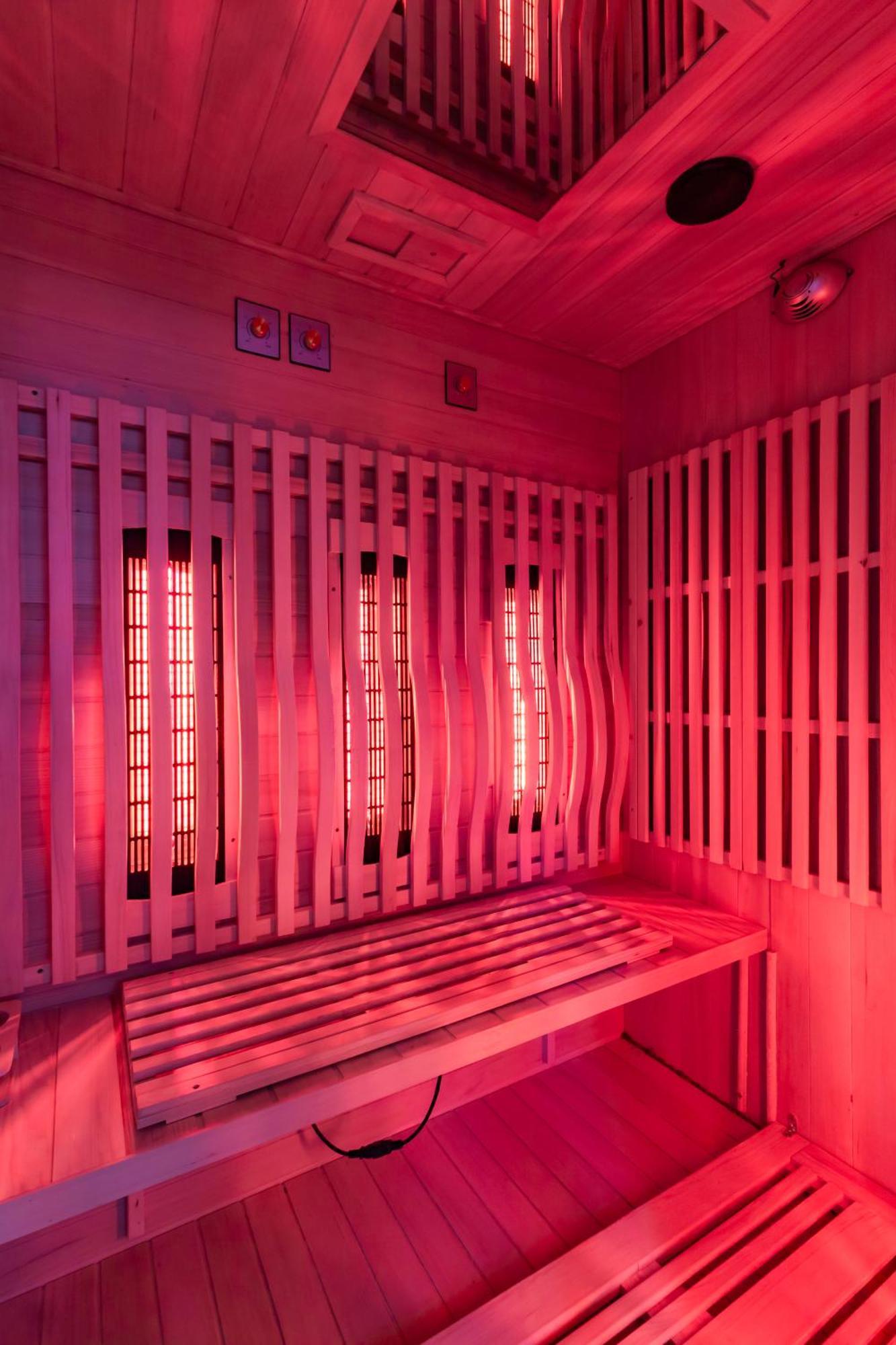 Villa & Spa-Sauna-Piscine-Massages Du "Nirvana Vivant" Biars-sur-Cere Экстерьер фото